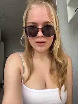 Little_Forest_ELF from StripChat is Freechat