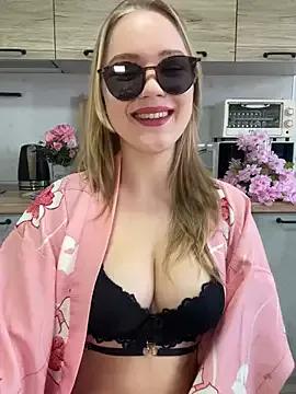 Girls: discover live performances with matured cam models, from teasing to fixations, in a variety of stunning live sex cams.