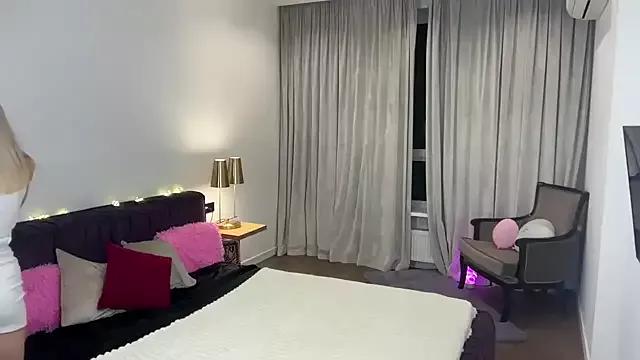 Girls: discover live performances with matured cam models, from teasing to fixations, in a variety of stunning live sex cams.