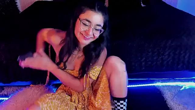 Girls: discover live performances with matured cam models, from teasing to fixations, in a variety of stunning live sex cams.