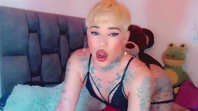 Girls: discover live performances with matured cam models, from teasing to fixations, in a variety of stunning live sex cams.