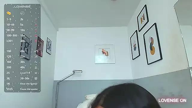 Girls: discover live performances with matured cam models, from teasing to fixations, in a variety of stunning live sex cams.