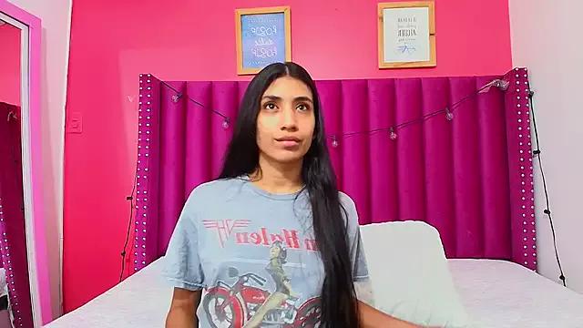 Girls: discover live performances with matured cam models, from teasing to fixations, in a variety of stunning live sex cams.