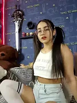 LittleX_Angel from StripChat