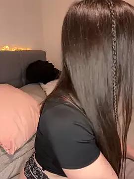 Loella-Rose from StripChat