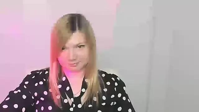 Girls: discover live performances with matured cam models, from teasing to fixations, in a variety of stunning live sex cams.