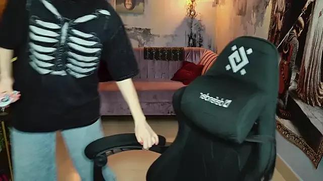 LolaAsmus from StripChat