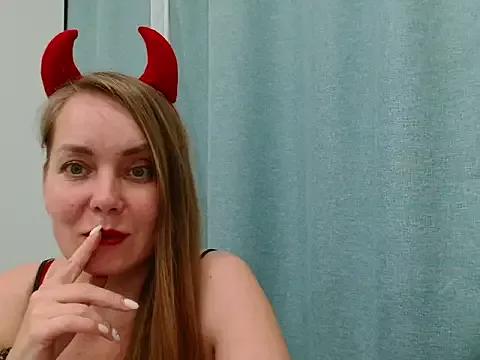 Lolawhite8 from StripChat is Freechat