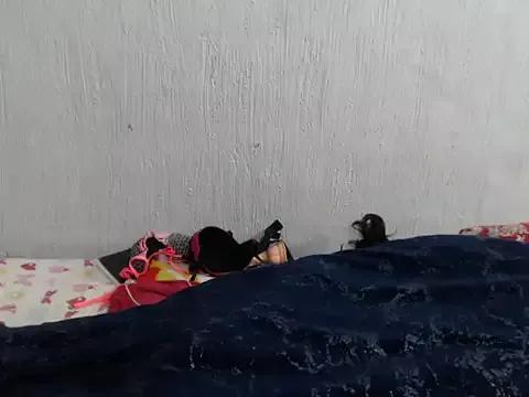 LollaMoans from StripChat is Freechat