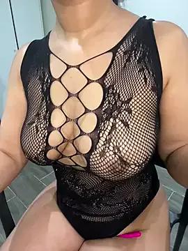 Girls: discover live performances with matured cam models, from teasing to fixations, in a variety of stunning live sex cams.