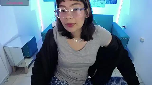 Girls: discover live performances with matured cam models, from teasing to fixations, in a variety of stunning live sex cams.
