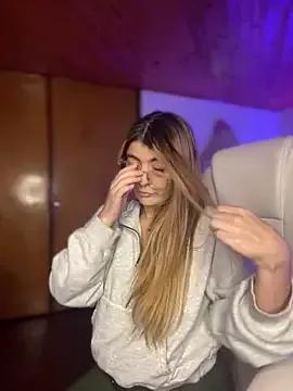 Girls: discover live performances with matured cam models, from teasing to fixations, in a variety of stunning live sex cams.