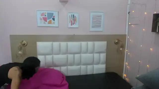 Lucy_Canel from StripChat is Freechat