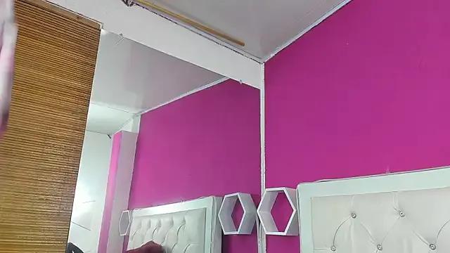 Girls: discover live performances with matured cam models, from teasing to fixations, in a variety of stunning live sex cams.