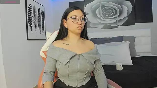 Girls: discover live performances with matured cam models, from teasing to fixations, in a variety of stunning live sex cams.
