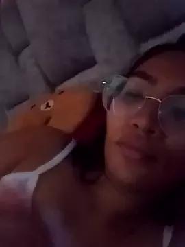 lucyy_liiuu from StripChat is Freechat