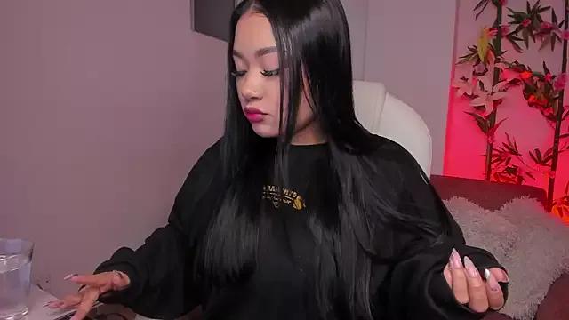 Girls: discover live performances with matured cam models, from teasing to fixations, in a variety of stunning live sex cams.