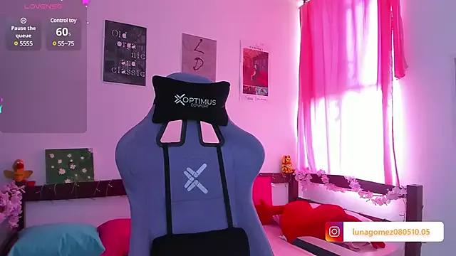 Girls: discover live performances with matured cam models, from teasing to fixations, in a variety of stunning live sex cams.