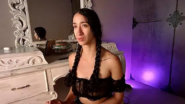 Girls: discover live performances with matured cam models, from teasing to fixations, in a variety of stunning live sex cams.
