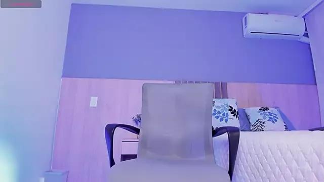 Lunaleon_ from StripChat is Freechat