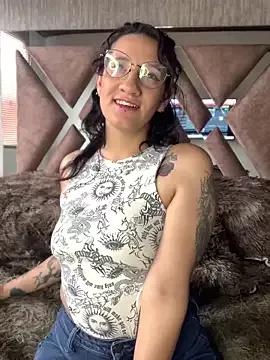 LunaPinkk_ from StripChat is Freechat