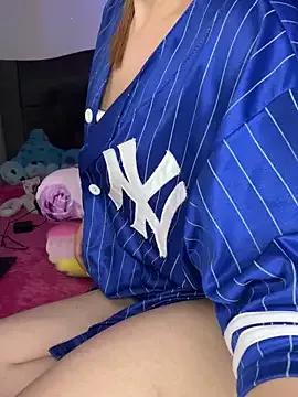 Girls: discover live performances with matured cam models, from teasing to fixations, in a variety of stunning live sex cams.