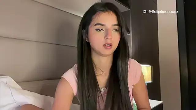 Girls: discover live performances with matured cam models, from teasing to fixations, in a variety of stunning live sex cams.