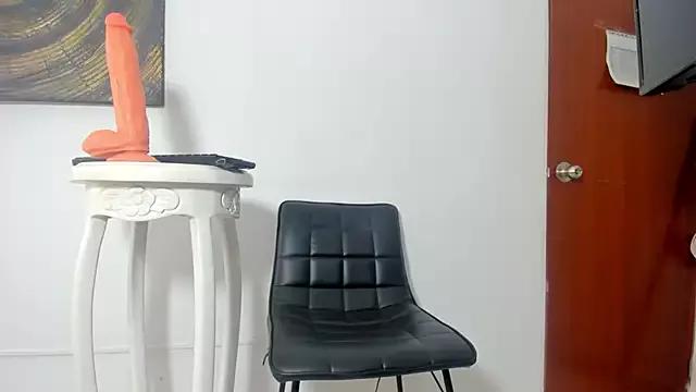 Girls: discover live performances with matured cam models, from teasing to fixations, in a variety of stunning live sex cams.