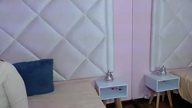 LunaVixen_ from StripChat is Freechat