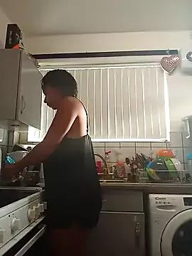 Girls: discover live performances with matured cam models, from teasing to fixations, in a variety of stunning live sex cams.