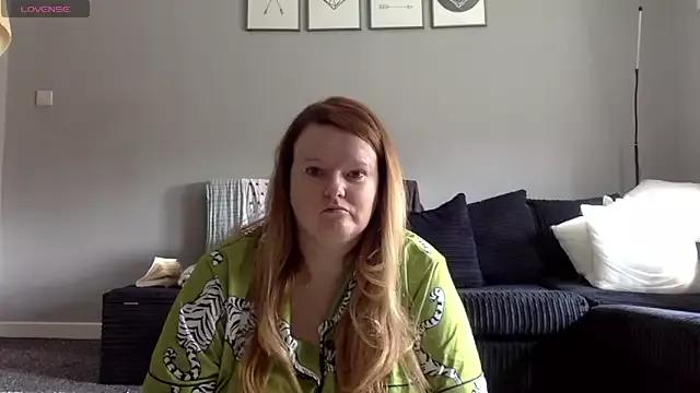 lusty_lilly from StripChat is Freechat