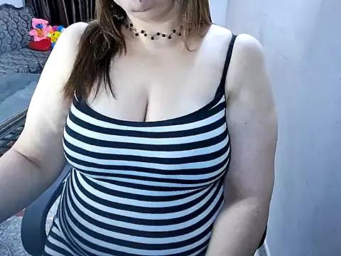 Girls: discover live performances with matured cam models, from teasing to fixations, in a variety of stunning live sex cams.