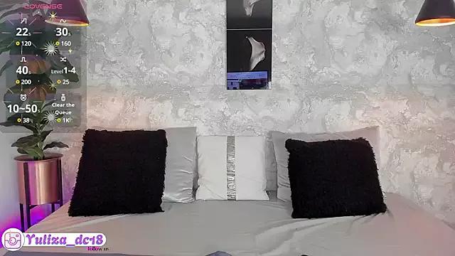 Luxury_Woman from StripChat is Freechat