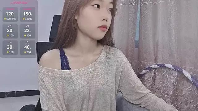 Lvy--v from StripChat is Freechat