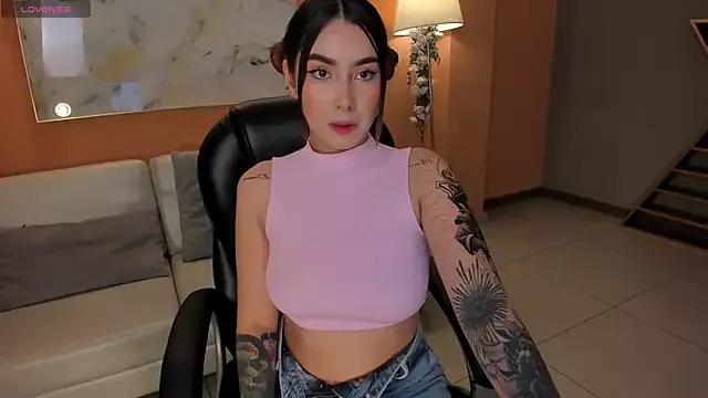 Girls: discover live performances with matured cam models, from teasing to fixations, in a variety of stunning live sex cams.