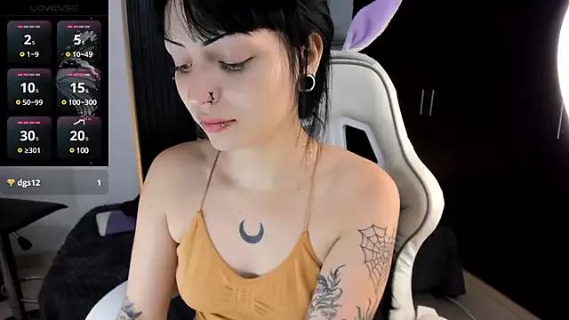 Girls: discover live performances with matured cam models, from teasing to fixations, in a variety of stunning live sex cams.