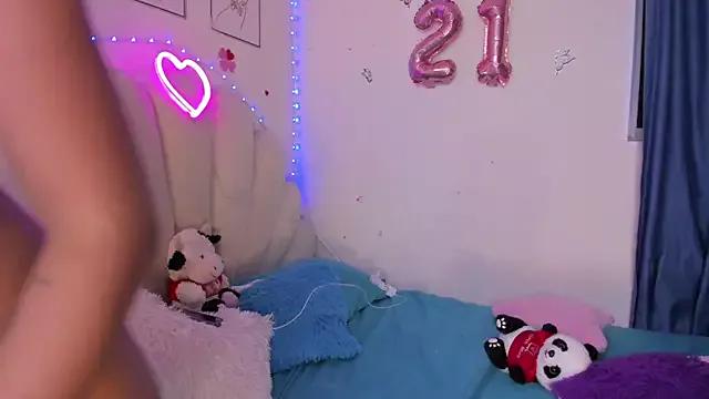 Girls: discover live performances with matured cam models, from teasing to fixations, in a variety of stunning live sex cams.