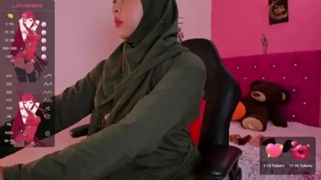 Malak-Hadi from StripChat