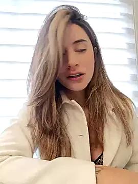 Girls: discover live performances with matured cam models, from teasing to fixations, in a variety of stunning live sex cams.