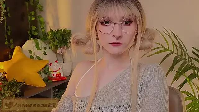 Manarose from StripChat is Freechat