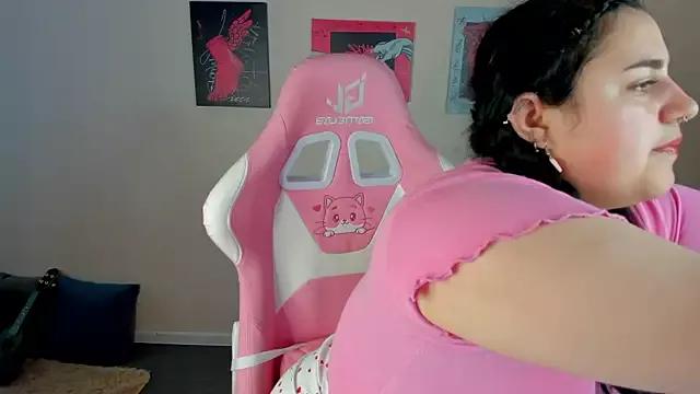 Girls: discover live performances with matured cam models, from teasing to fixations, in a variety of stunning live sex cams.