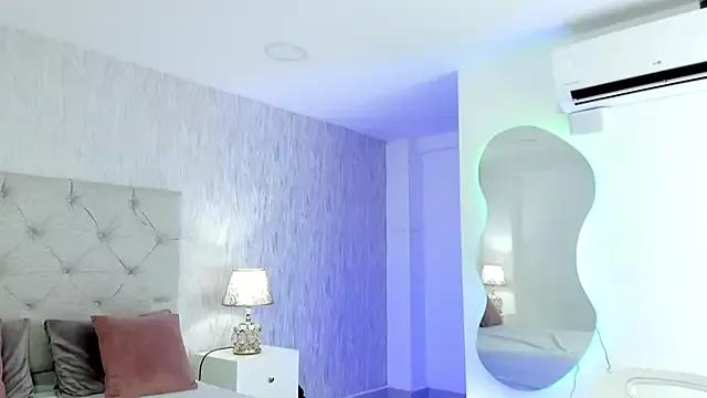 Girls: discover live performances with matured cam models, from teasing to fixations, in a variety of stunning live sex cams.