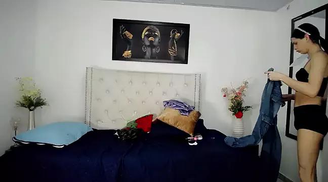 Girls: discover live performances with matured cam models, from teasing to fixations, in a variety of stunning live sex cams.