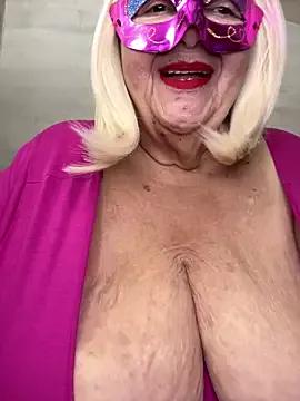 Girls: discover live performances with matured cam models, from teasing to fixations, in a variety of stunning live sex cams.