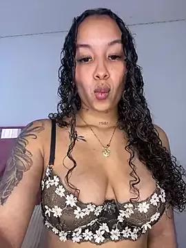 MarieLeon from StripChat is Freechat