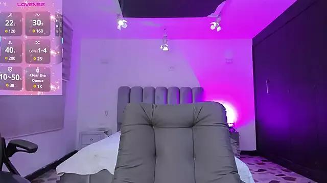 Girls: discover live performances with matured cam models, from teasing to fixations, in a variety of stunning live sex cams.