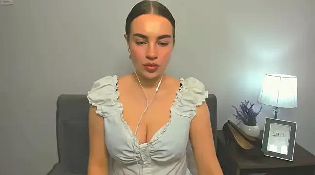 Girls: discover live performances with matured cam models, from teasing to fixations, in a variety of stunning live sex cams.