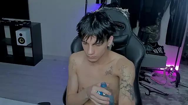 MarkBrowniii from StripChat is Freechat