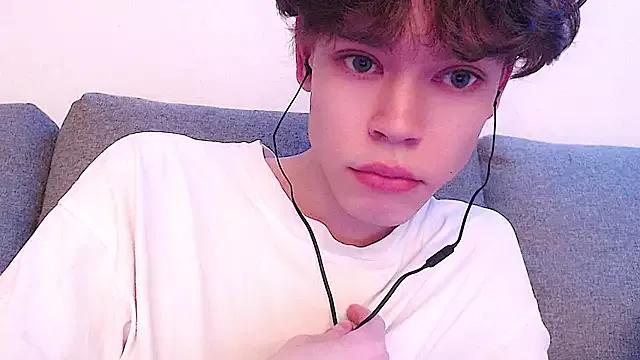markspaws from StripChat is Freechat