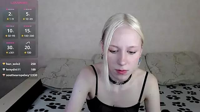 Girls: discover live performances with matured cam models, from teasing to fixations, in a variety of stunning live sex cams.